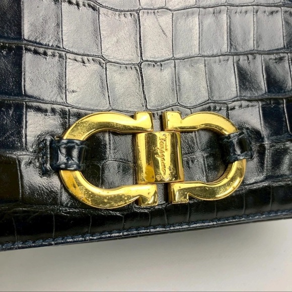 Salvatore Ferragamo Vintage Black
Crocodile Embossed Leather Bag
Gancini Italy - Picture 4 of 13
